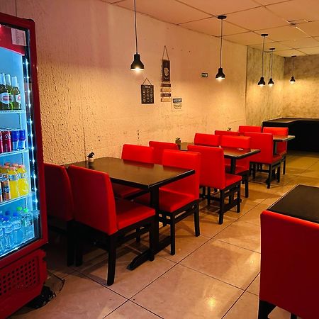 On Hostel II Gru Aeroporto Translado 24 Hs Γκουαρούλιος Εξωτερικό φωτογραφία