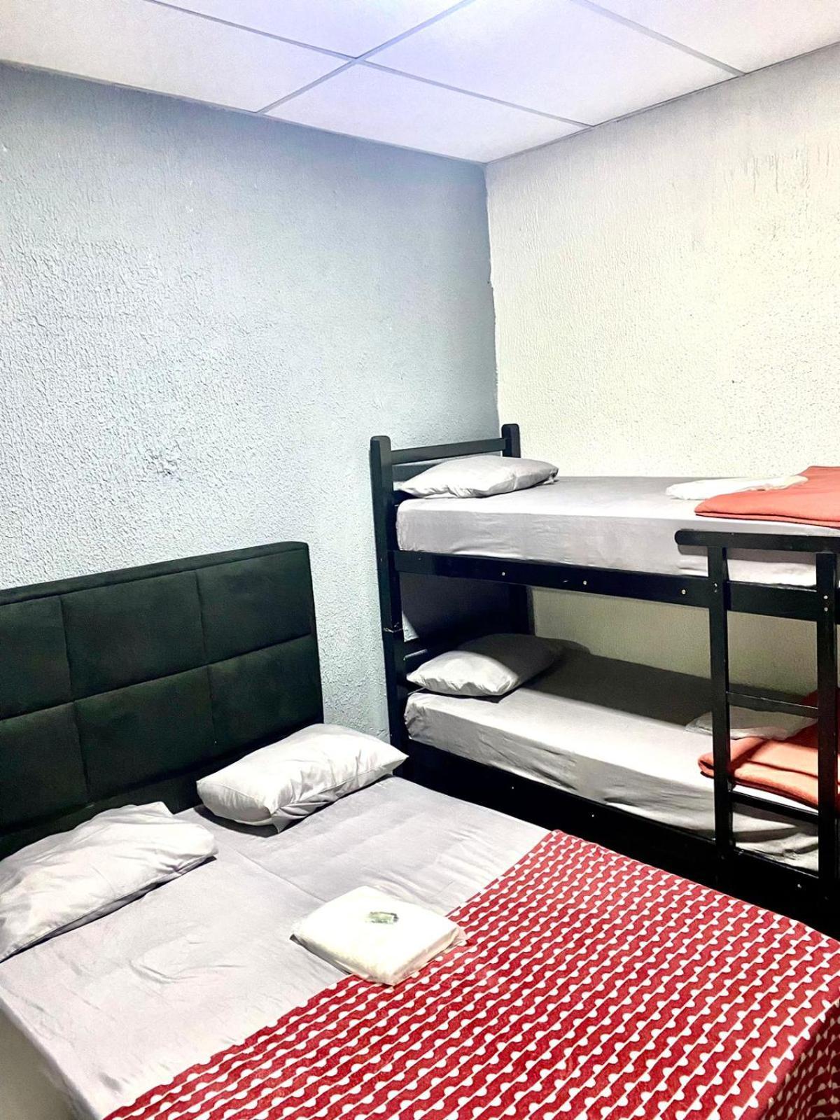 On Hostel II Gru Aeroporto Translado 24 Hs Γκουαρούλιος Εξωτερικό φωτογραφία